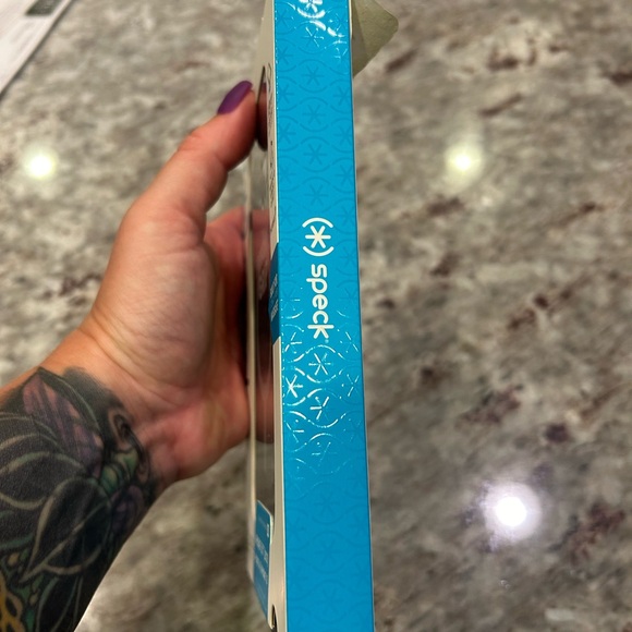 NIB Speck Presidio 2 iPhone 14/iPhone 13 mag safe case - Picture 4 of 7